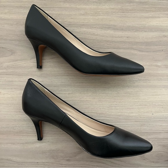 Cole Haan Pointed Toe Pump, Black, Size 7 - Picture 4 of 8